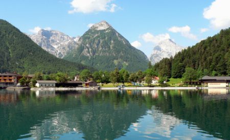 Idyllischer Stausee: Der Sylvensteinsee