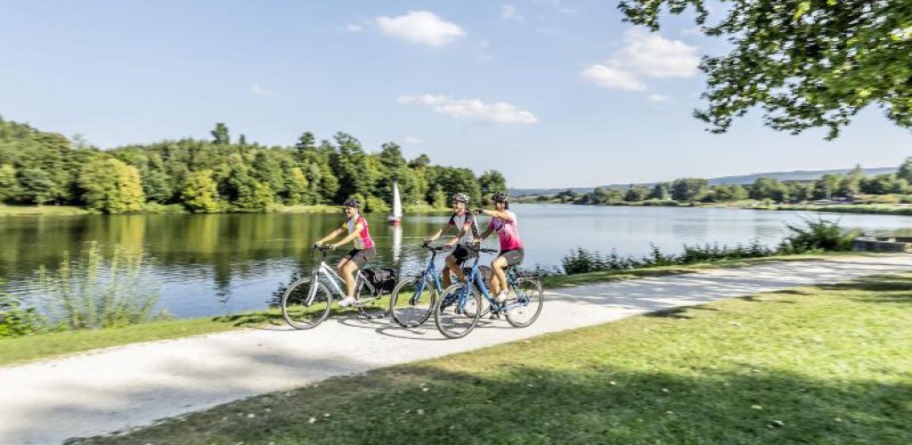 Malerische Impressionen: Das Ellwanger Seenland kann man besonders gut auf dem Fahrrad entdecken