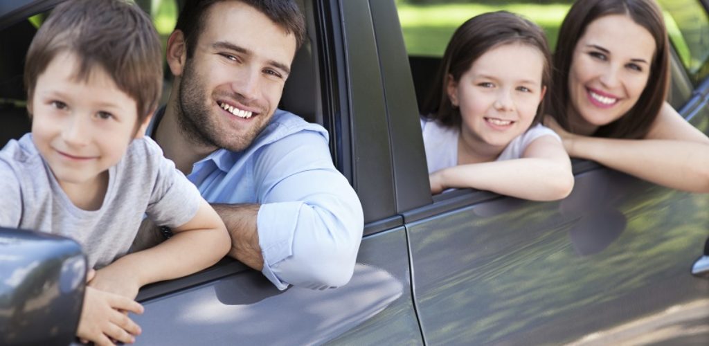 Lange Autofahrten mit Kindern: Tipps für den entspannten Urlaubstart