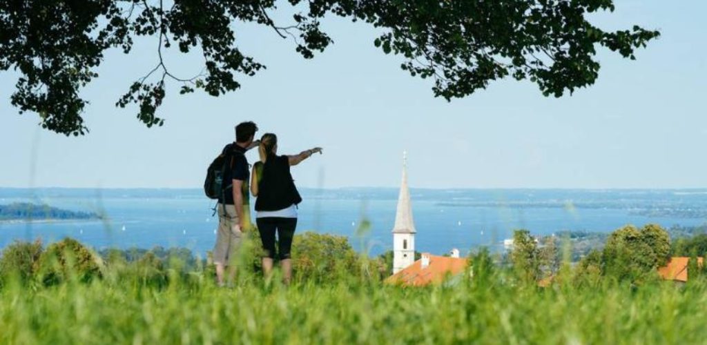In der Region Chiemsee-Alpenland spielt die Natur eine genussvolle Doppelrolle