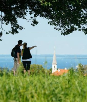 In der Region Chiemsee-Alpenland spielt die Natur eine genussvolle Doppelrolle