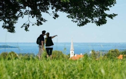 In der Region Chiemsee-Alpenland spielt die Natur eine genussvolle Doppelrolle